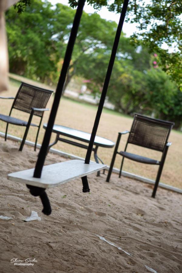 Treasure Beach Inn And Bar מראה חיצוני תמונה