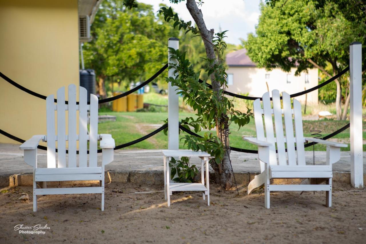 Treasure Beach Inn And Bar מראה חיצוני תמונה